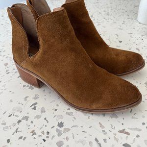 Steve Madden Lancaster Bootie - Cognac Suede